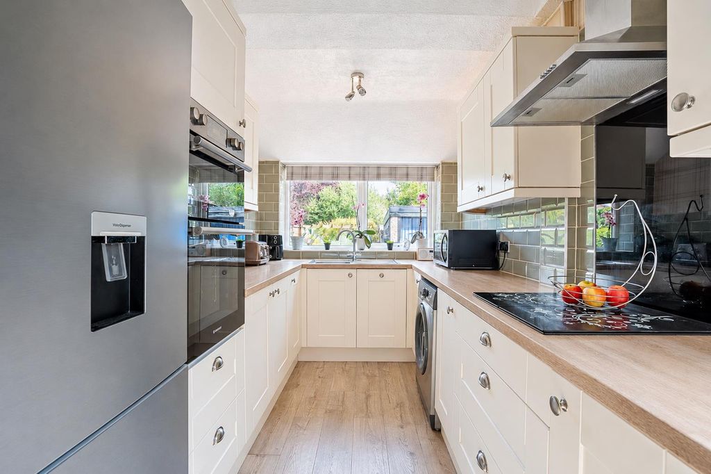 Property photo 3 of 15 Kitchen
