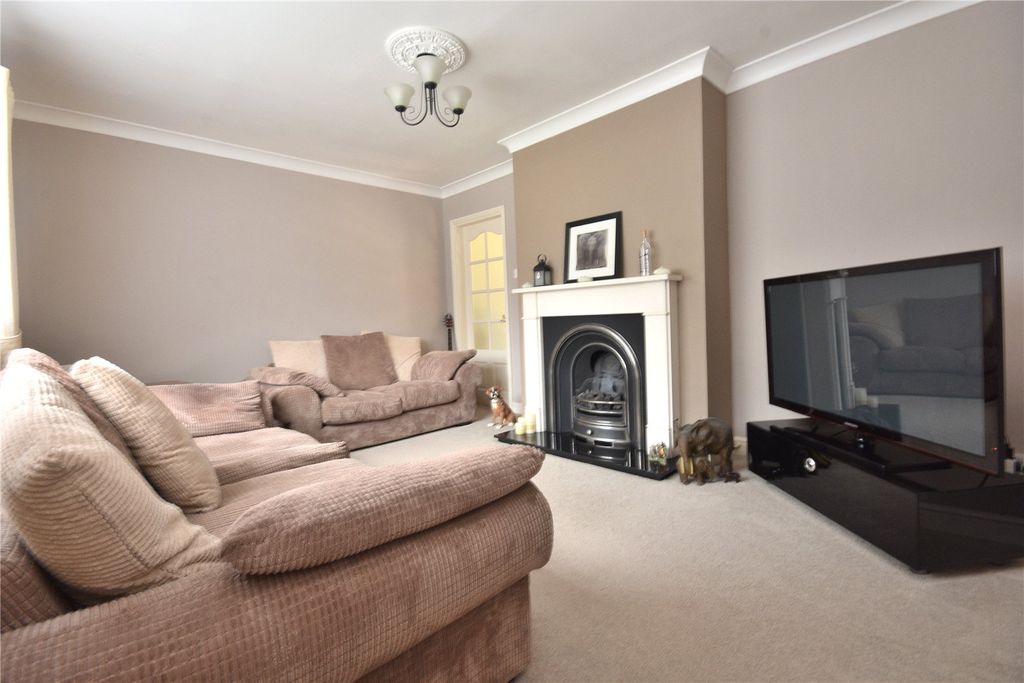 Property photo 2 of 18 Picture No. 38