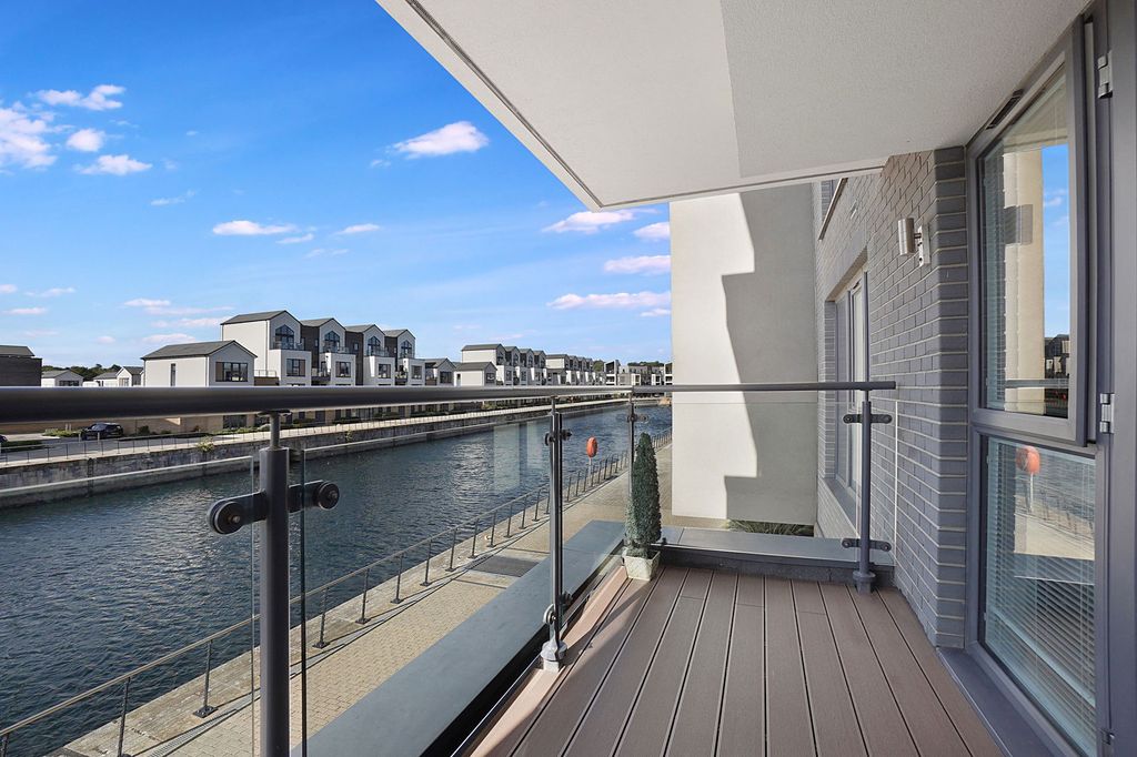 Property photo 1 of 31