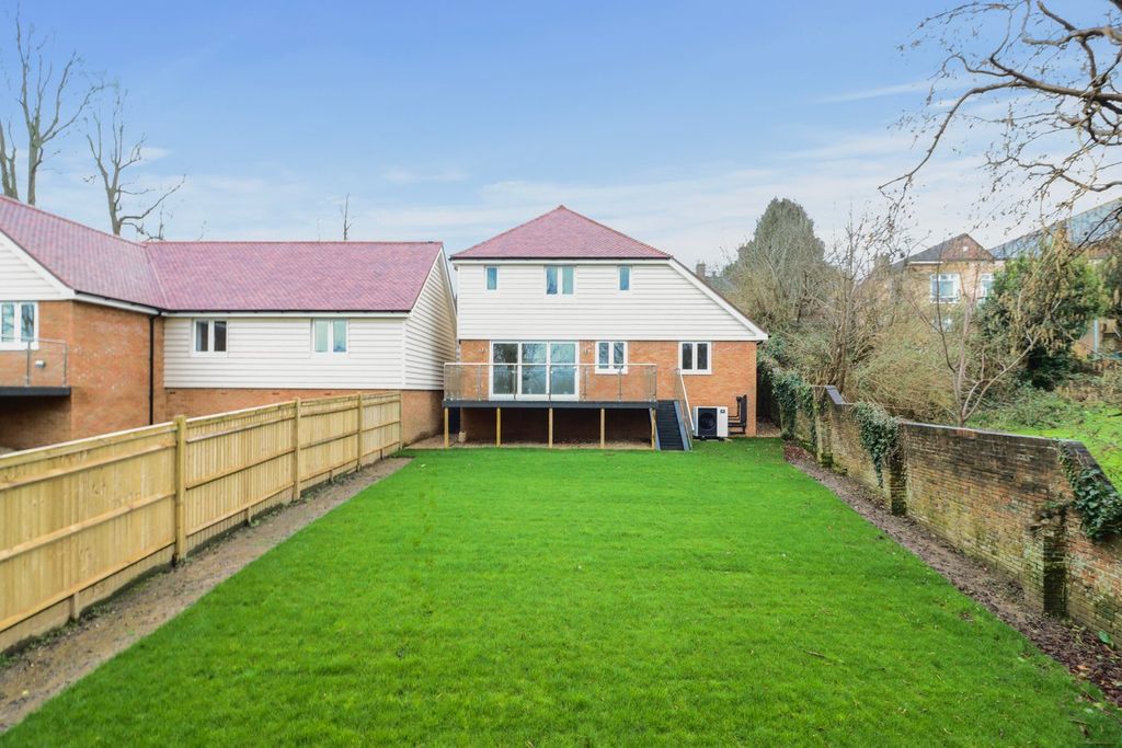 Property photo 1 of 24