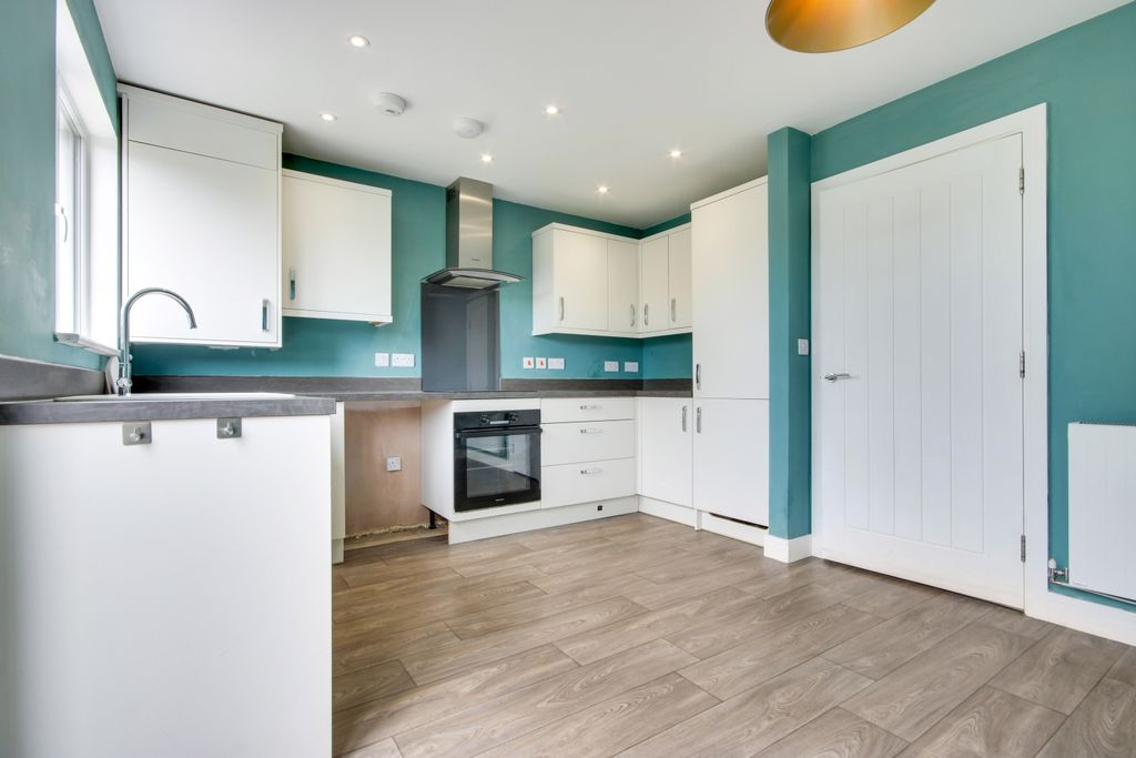 Property photo 2 of 13 Img_4413-Img_4415