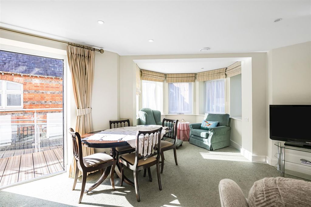 Property photo 2 of 30 12_62285.Jpg