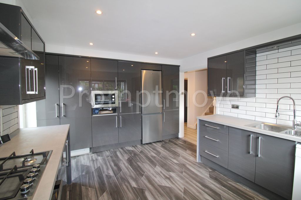 Property photo 3 of 18 Na