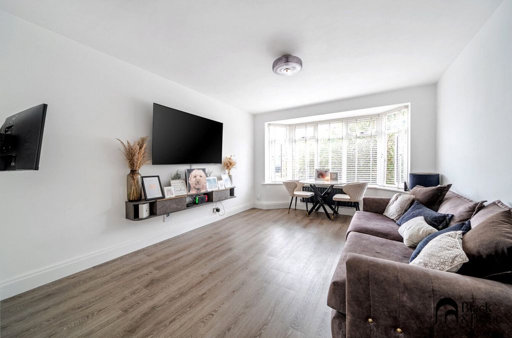 Property photo 2 of 19 Living Room