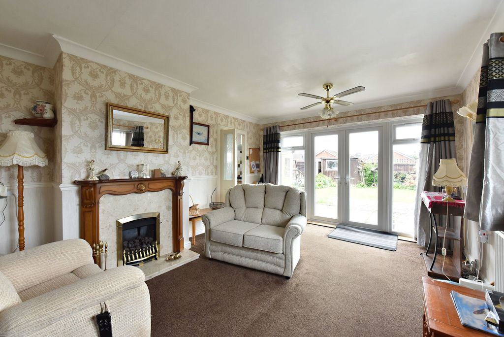 Property photo 3 of 16