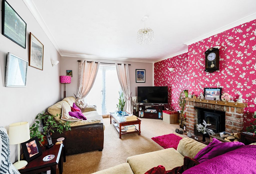 Property photo 2 of 13 Sitting Room