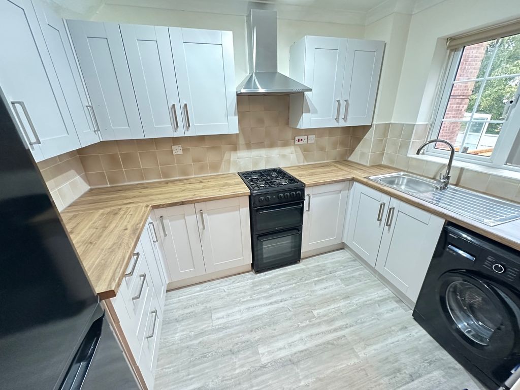 Property photo 3 of 12 4488582