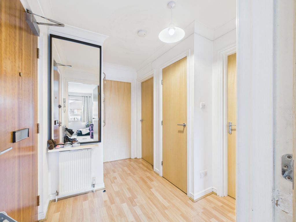 Property photo 2 of 24 Cam05526G0-Pr0088-Still016