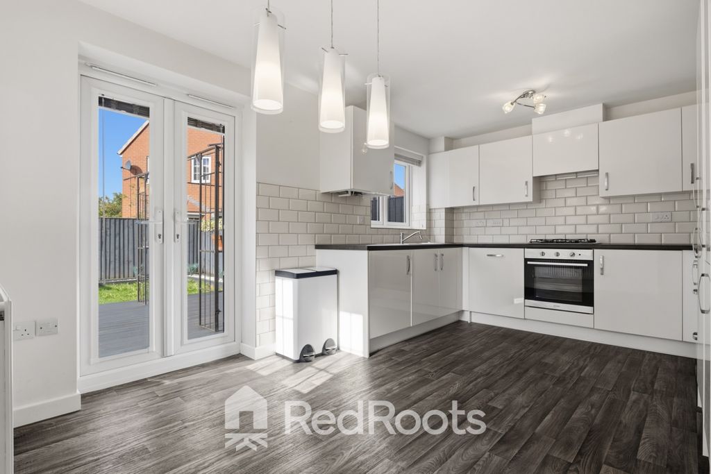 Property photo 2 of 25 4890132