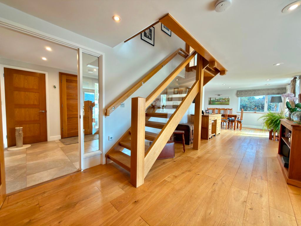 Property photo 3 of 73