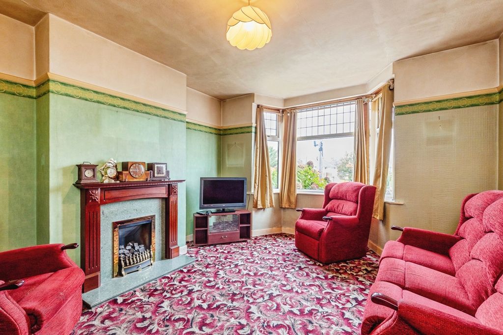 Property photo 2 of 17 Photo