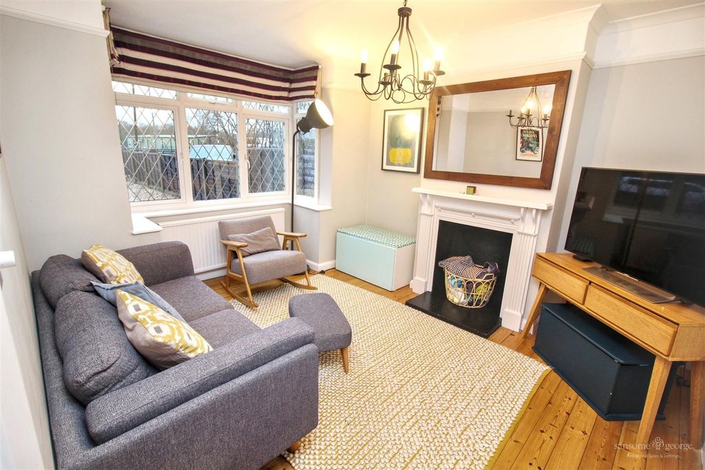 Property photo 2 of 25 Living Room