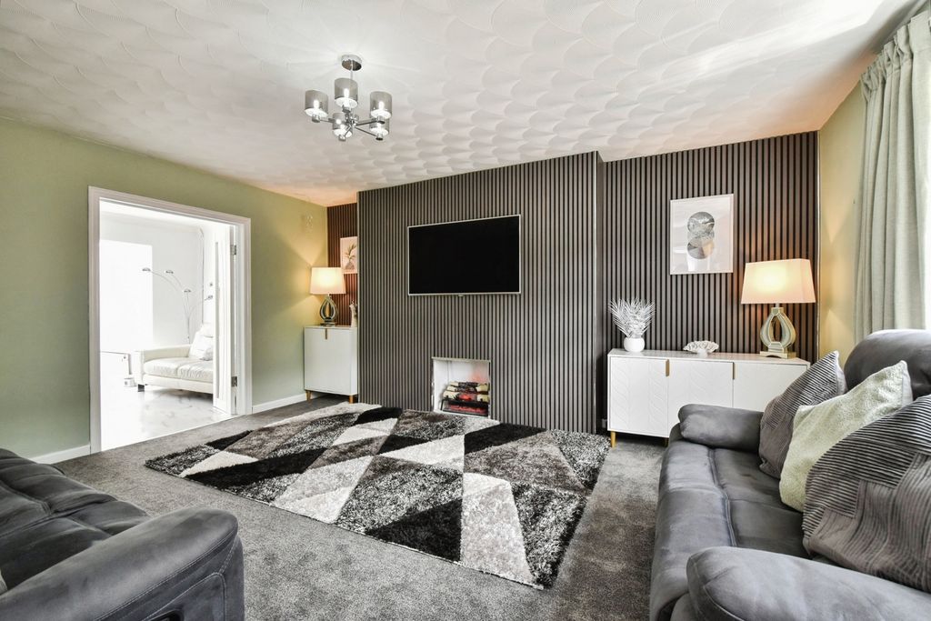 Property photo 3 of 20 Pbox-Img.Jpg