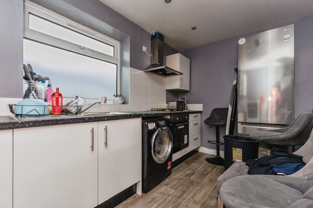 Property photo 3 of 15