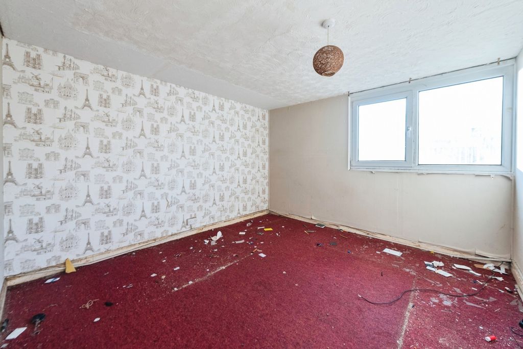 Property photo 3 of 11 Pbox-Img.Jpg