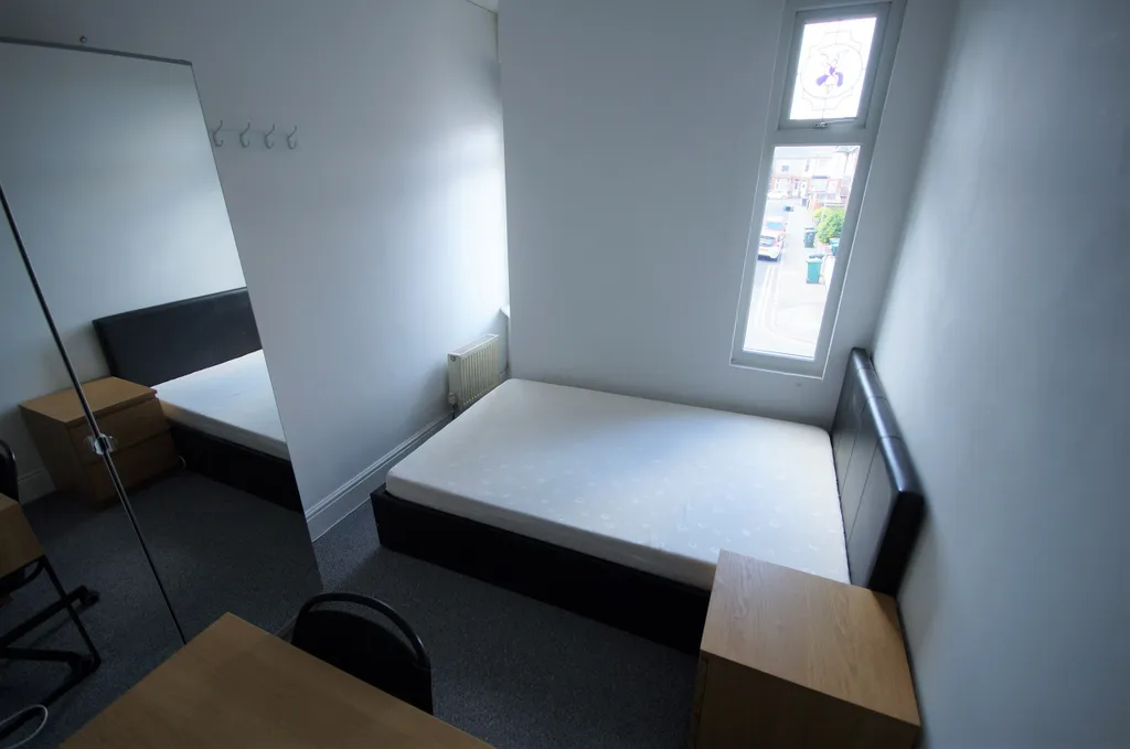 Apartment in Coventry, Ball Hill District Centre, Ball Hill - View 3