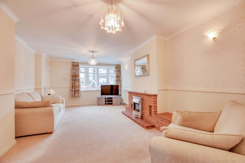 Property photo 2 of 18