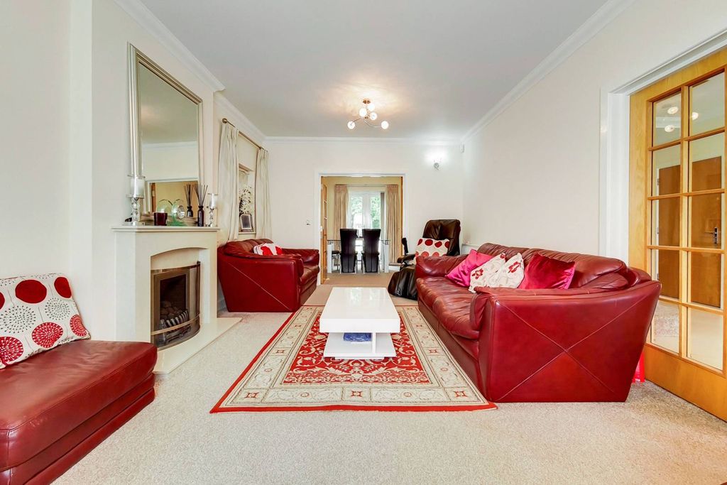 Property photo 3 of 19
