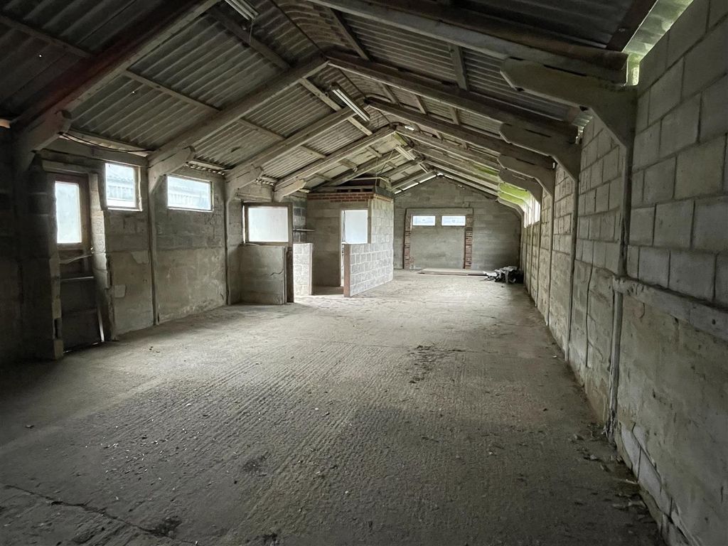 Property photo 3 of 19