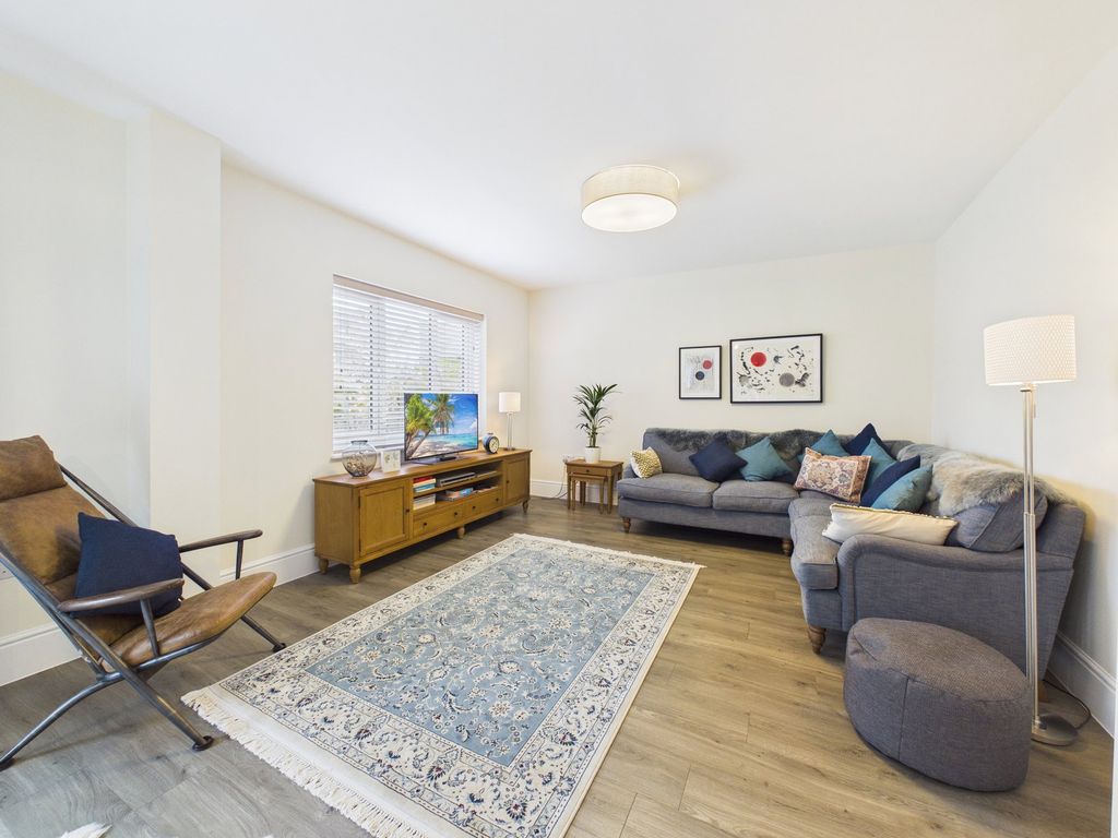 Property photo 3 of 29