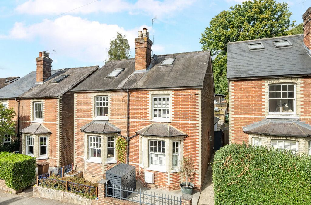 Property photo 1 of 27 1335504-1-68Aded2...