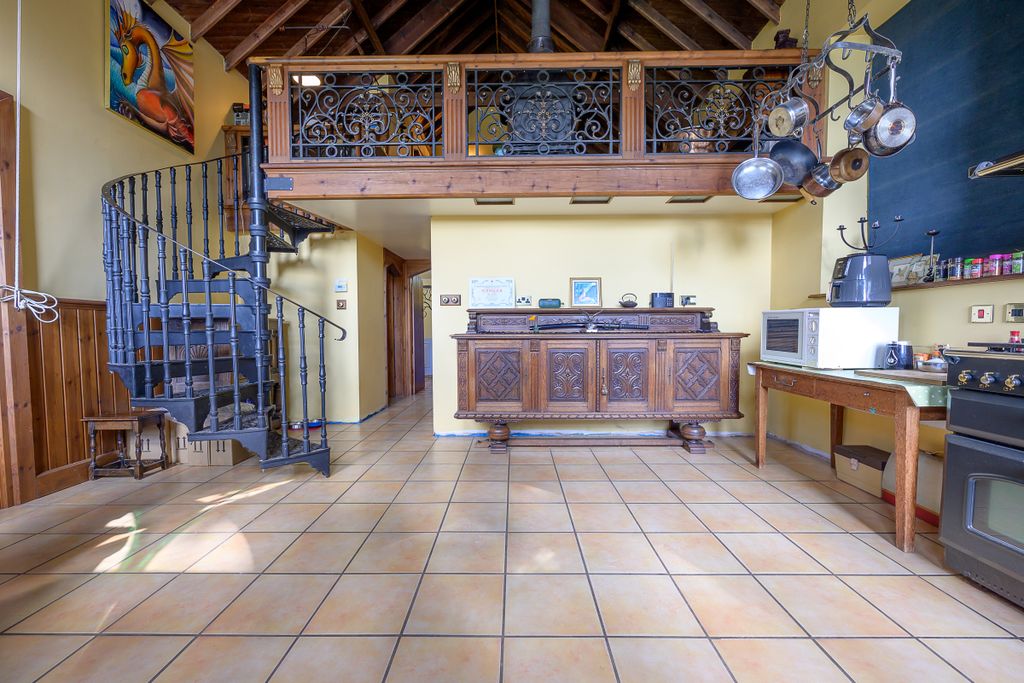 Property photo 3 of 14 The Old Chapel-8