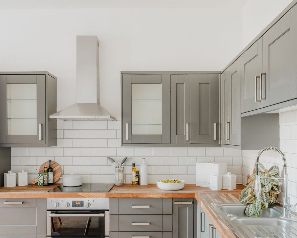 Property photo 2 of 23