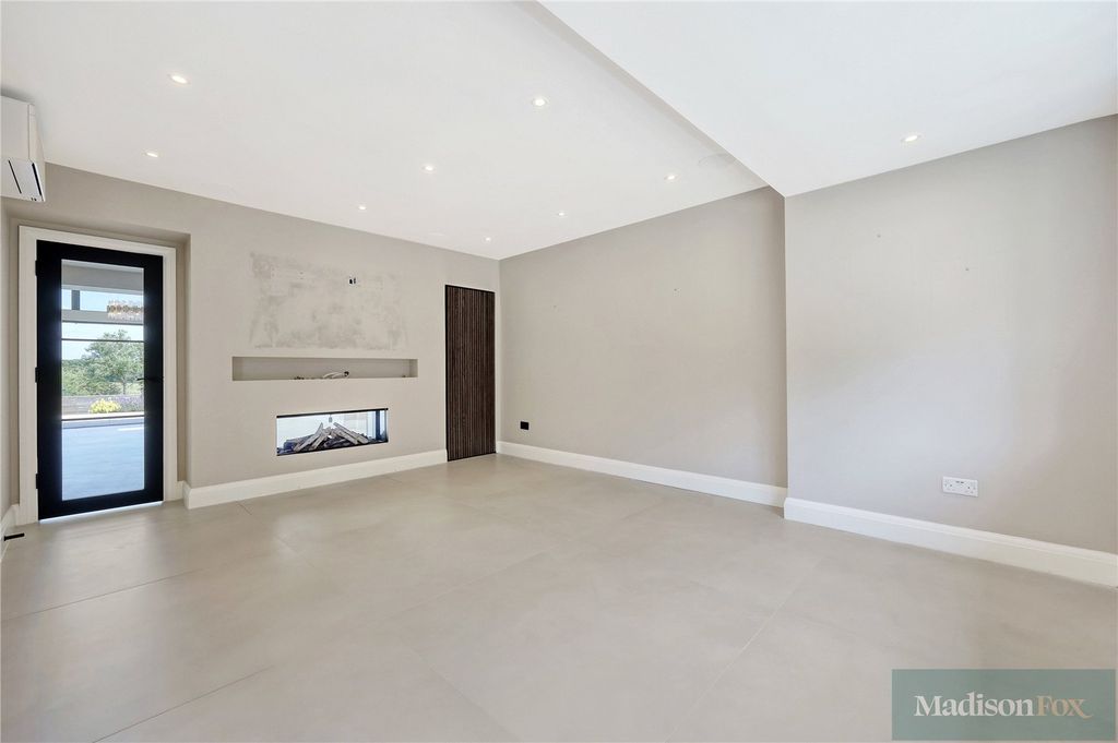 Property photo 3 of 49 Picture No. 39