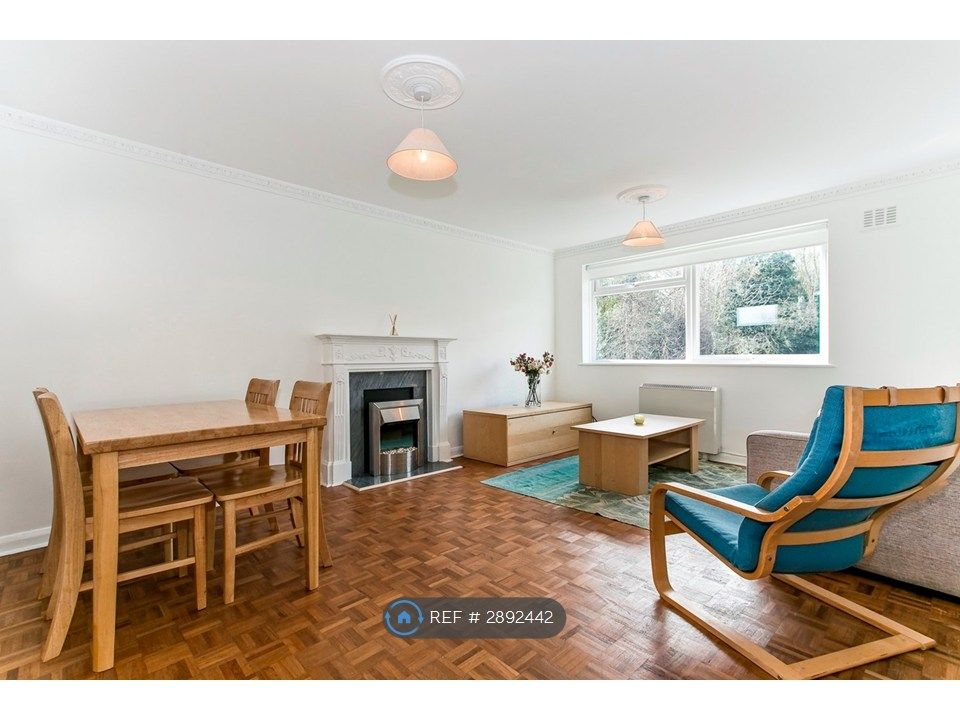 Property photo 1 of 10 Living Room