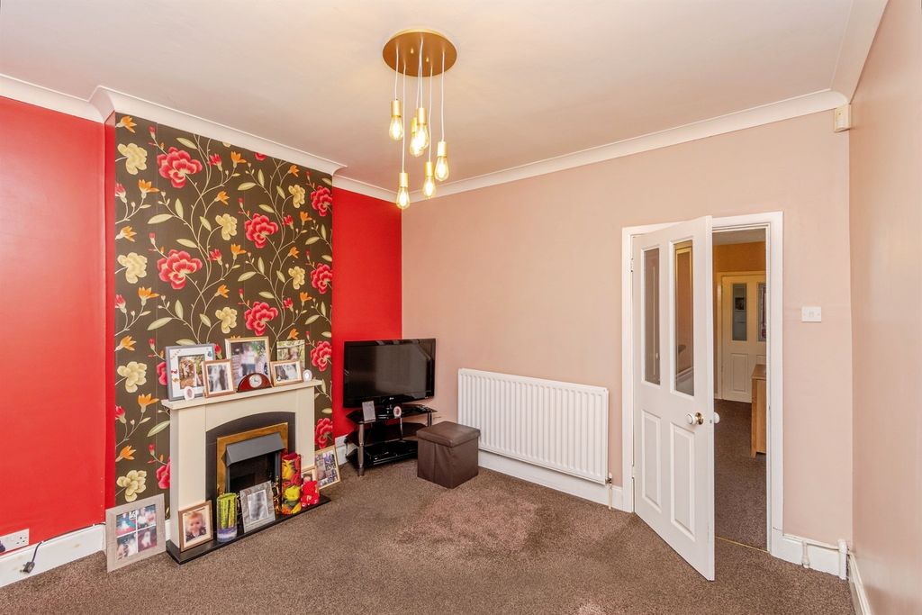 Property photo 2 of 17