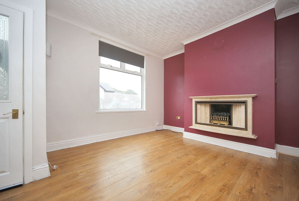Property photo 2 of 23