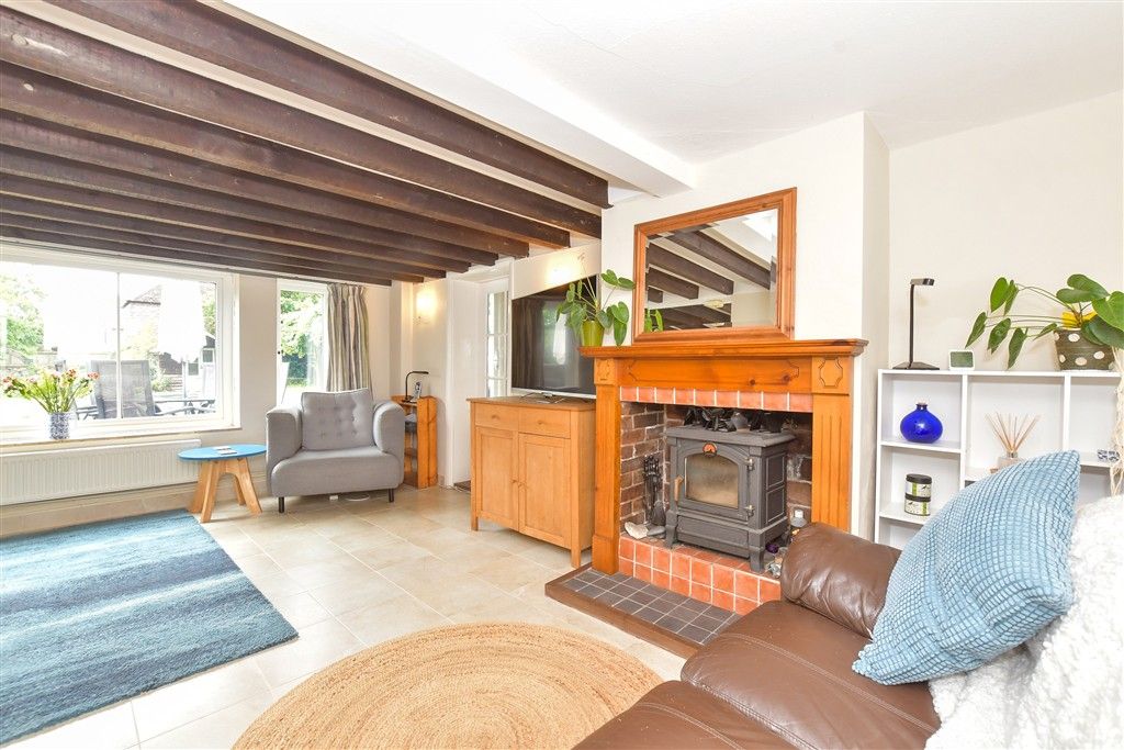 Property photo 2 of 18 Lounge