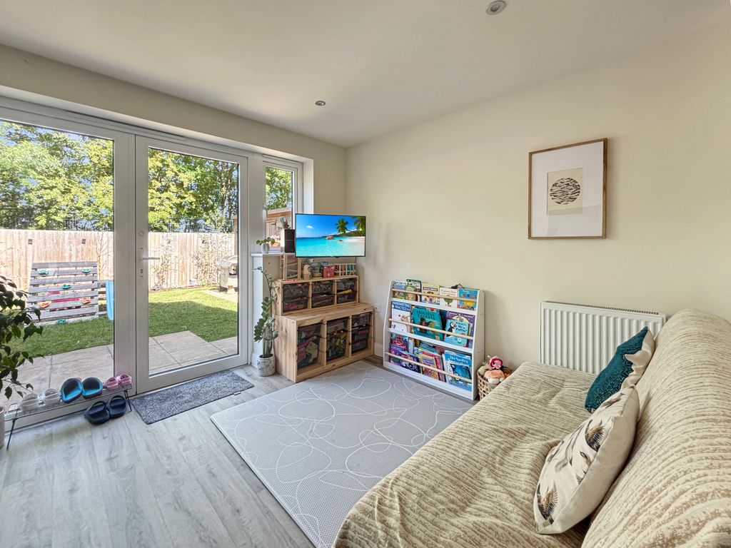 Property photo 2 of 21 Ef3Cb665E76545F80E34c21897229c31B67c30c3