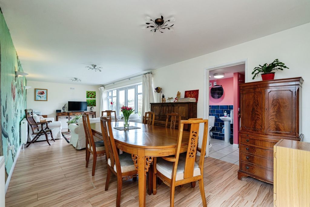 Property photo 2 of 20 Pbox-Img.Jpg