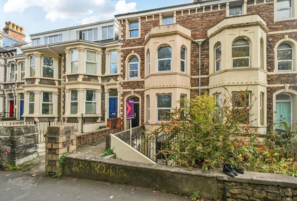 Property photo 2 of 17 1358368-1-68E66B7...