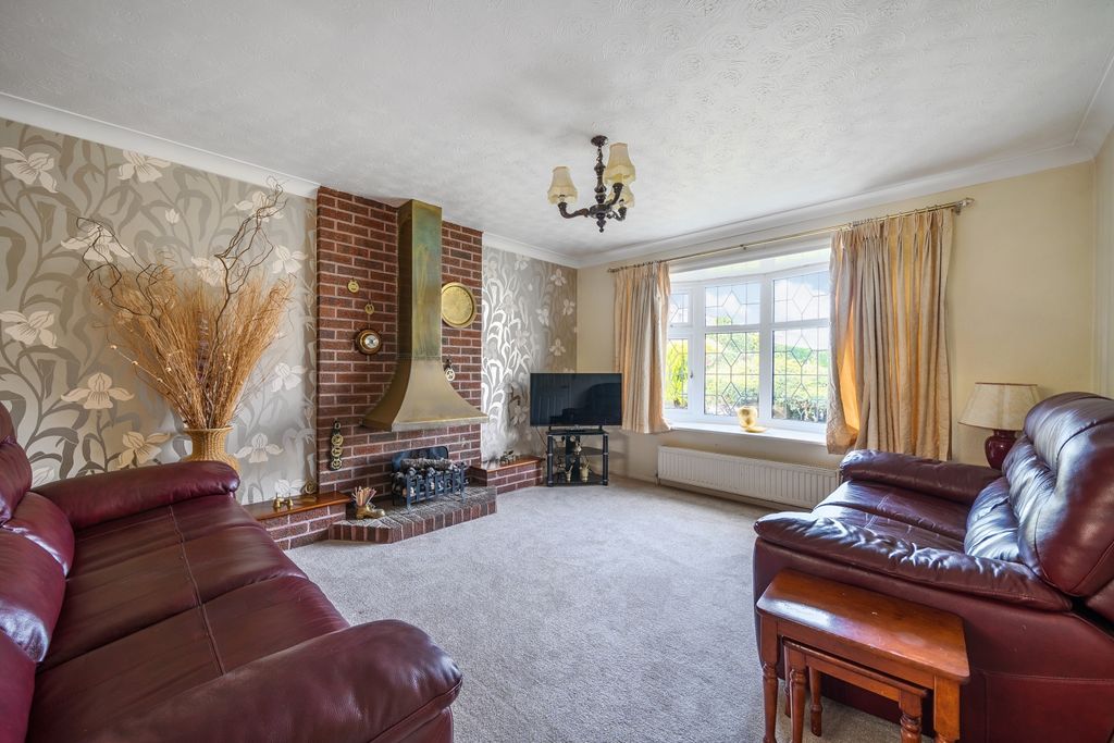 Property photo 1 of 17 1466528-15-6A108Aea5594c