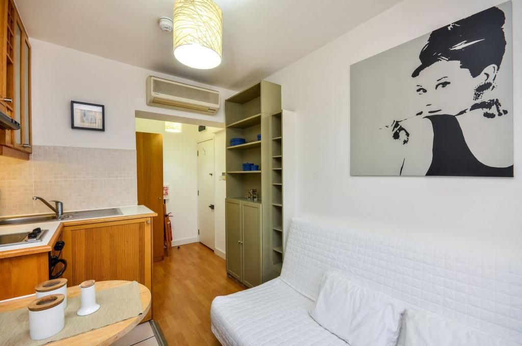 Property photo 1 of 5 Studio For Rent
