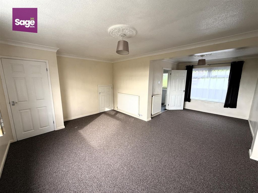 Property photo 2 of 26