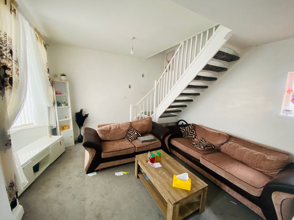 Property photo 3 of 8 Exterior