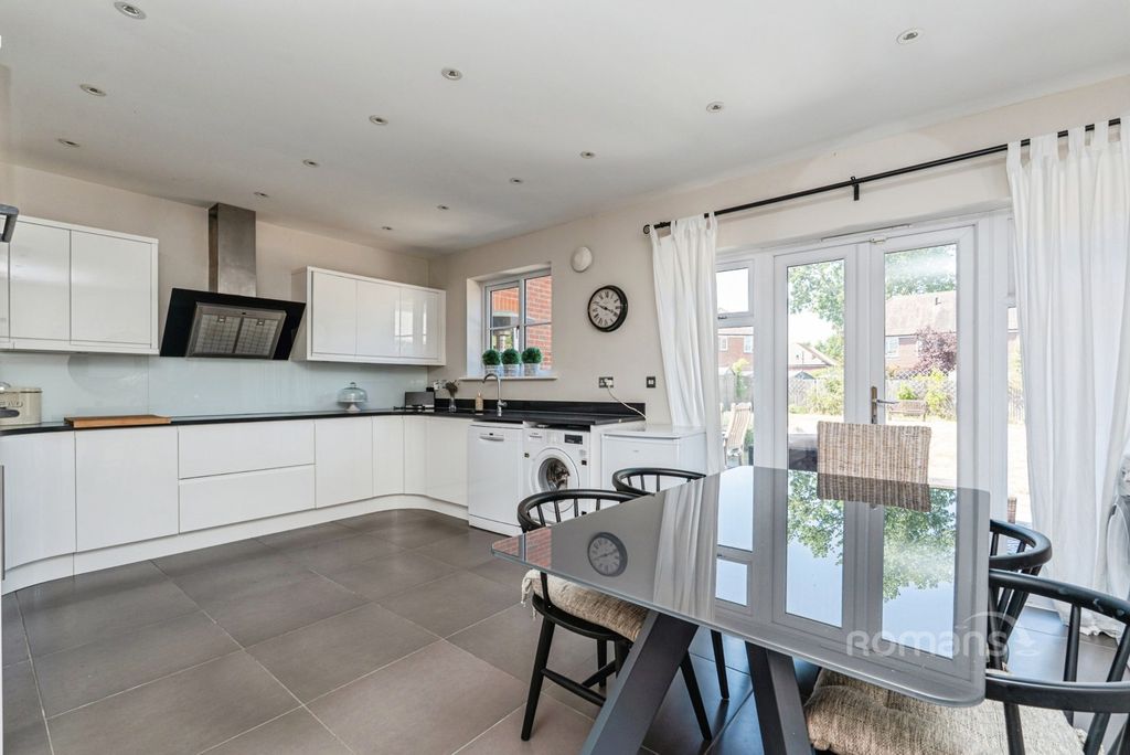 Property photo 2 of 14 Pbox-Img.Jpg
