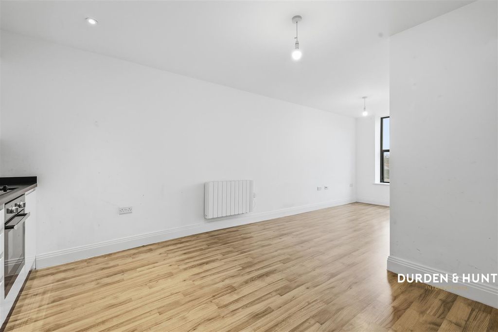 Property photo 3 of 10 Whitewell Road