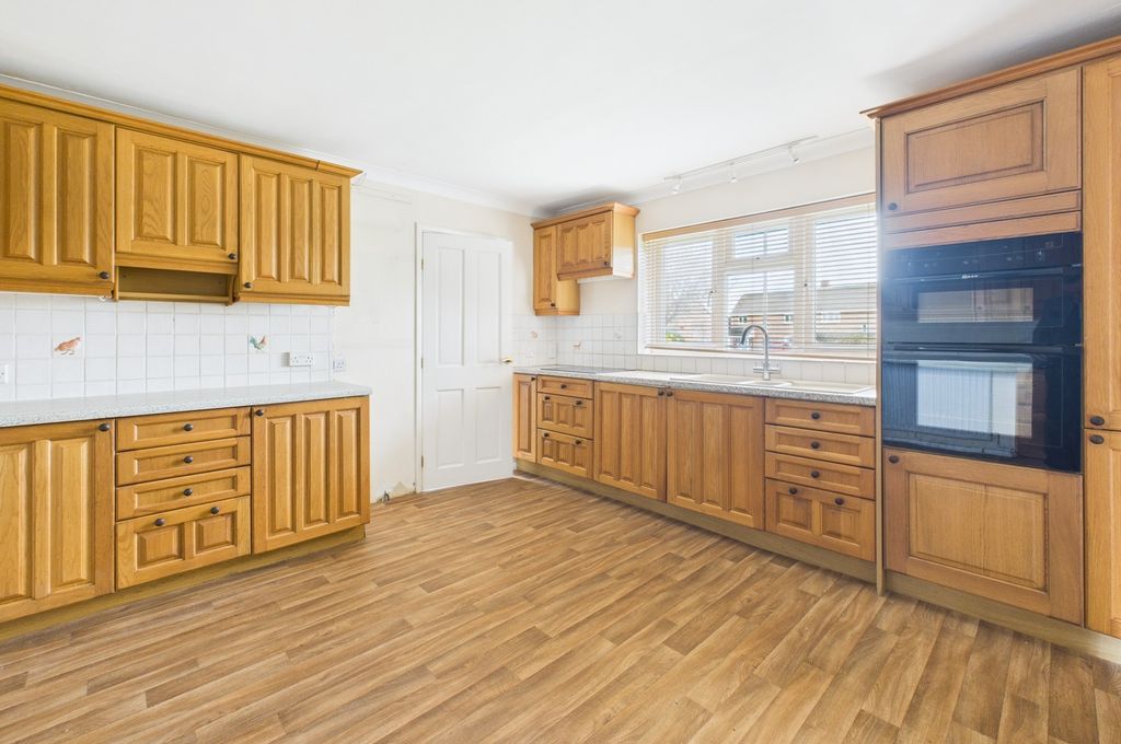 Property photo 2 of 22 Cam02545G0-Pr0532-Still004