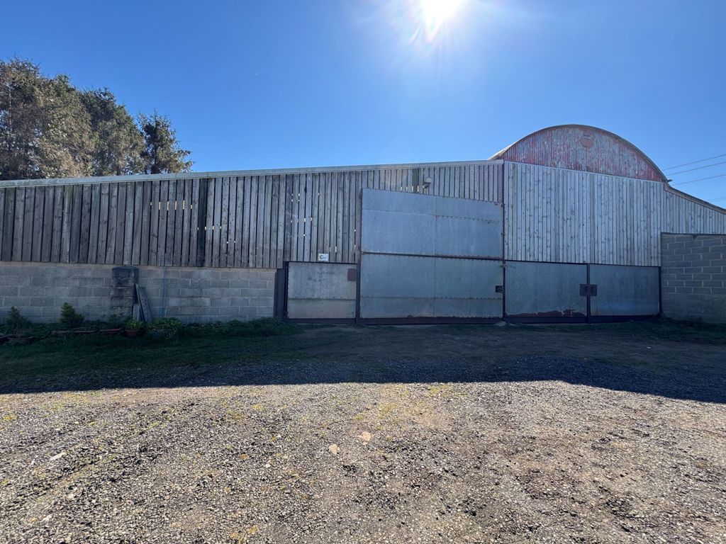 Property photo 1 of 3