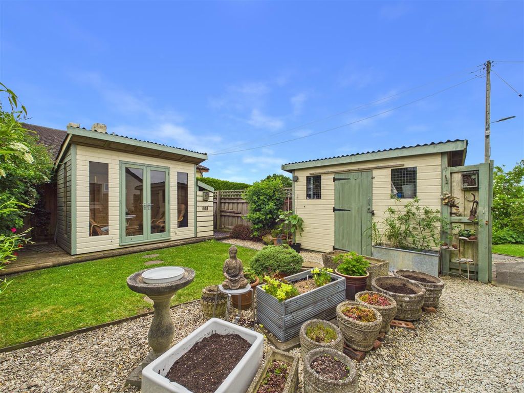 Property photo 3 of 34