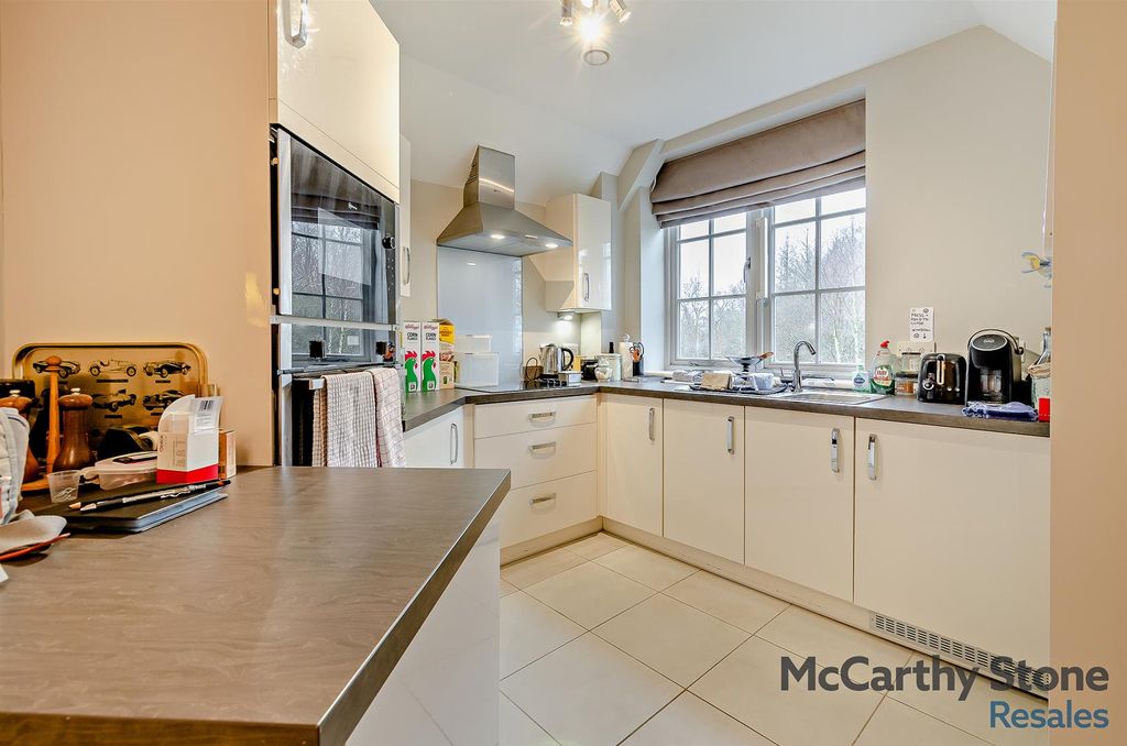 Property photo 2 of 22 8636925-Interior13-800.Jpg