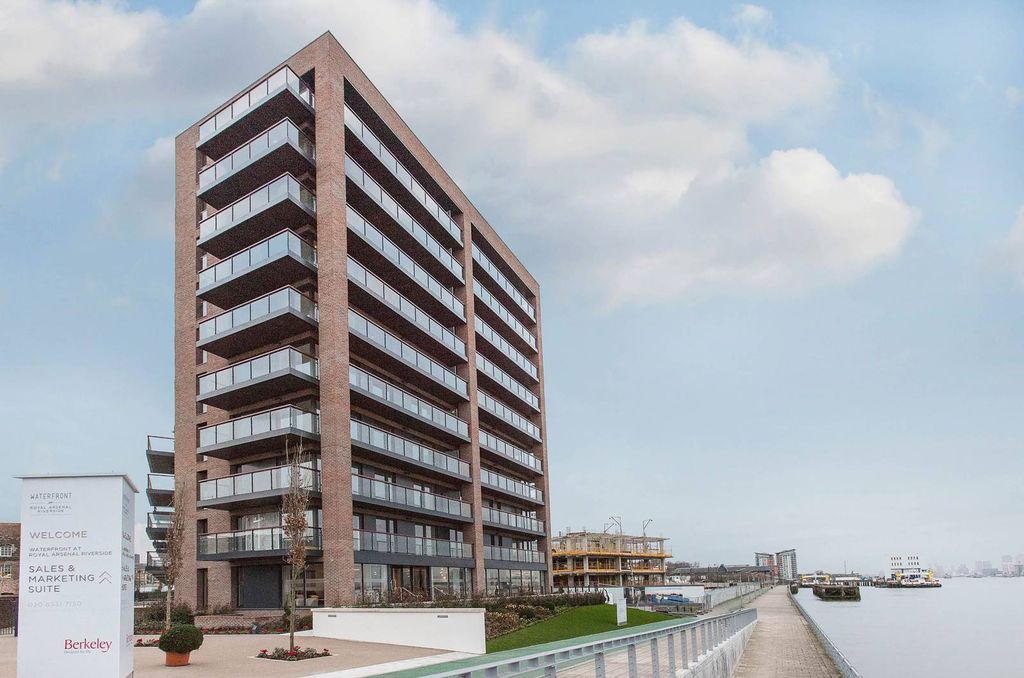 Property photo 1 of 8