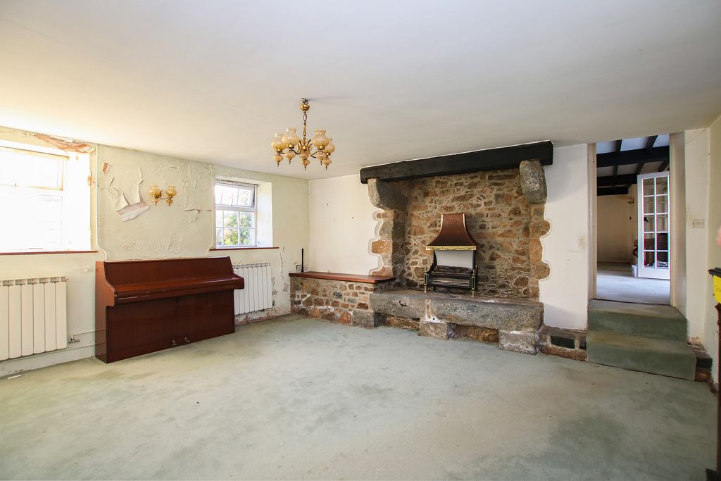 Property photo 3 of 18 Photo 2