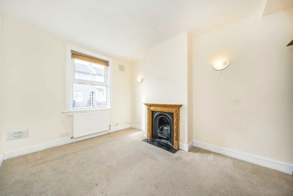 Property photo 3 of 6