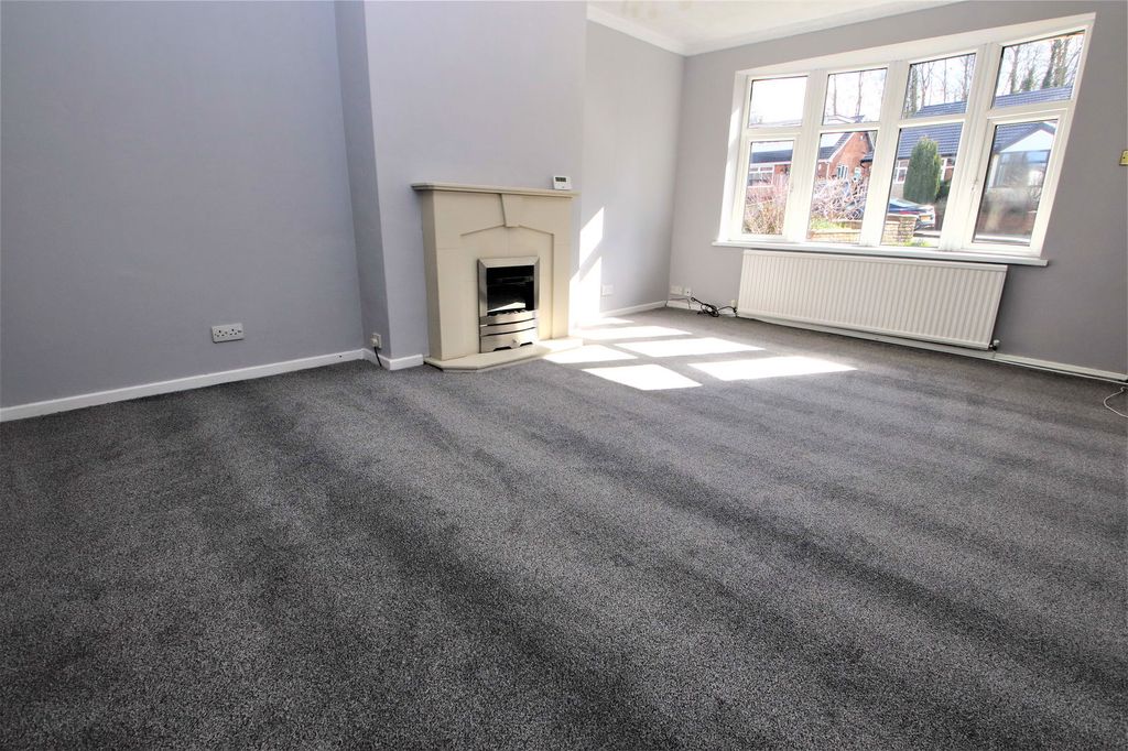 Property photo 2 of 27