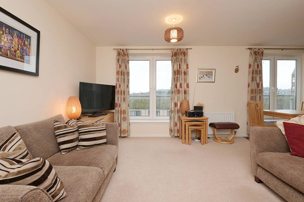 Property photo 2 of 25